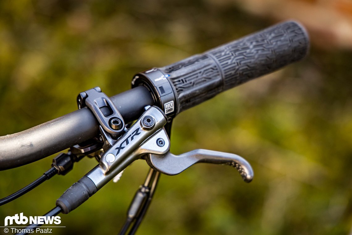 Mit der Shimano XTR Bremse gibt es eine leichte und zuverlässige Bremse, die auch beim Team Bulls zum Einsatz kommt.