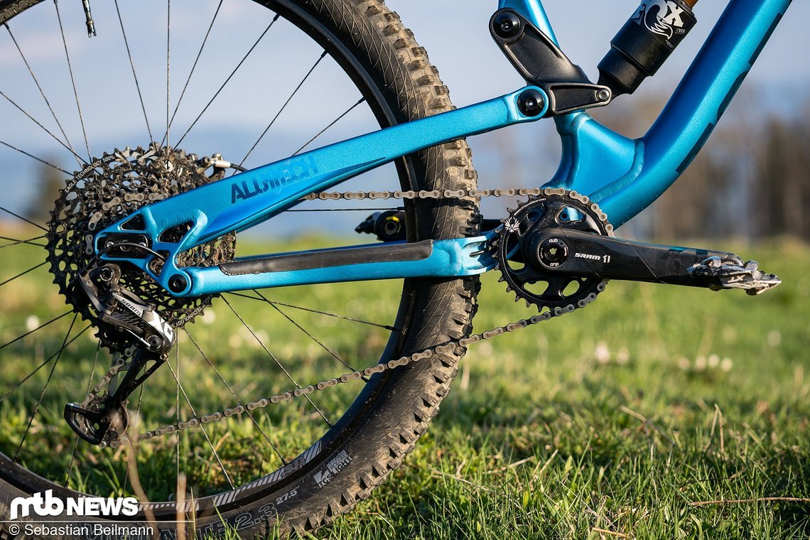Die SRAM X01 Eagle-Schaltgruppe samt Carbonkurbel verspricht präzise Schaltvorgänge