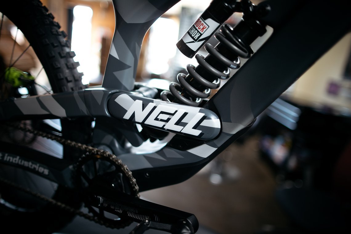 Nell RAMPAGE19-8813