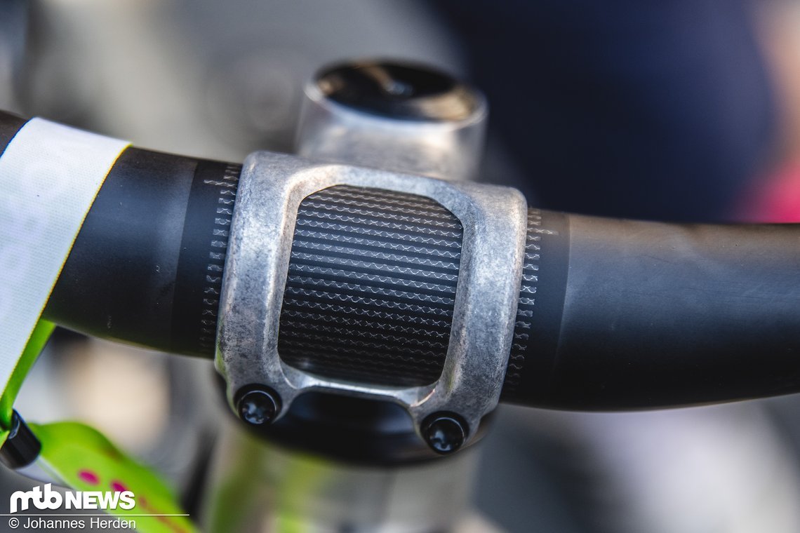 Titan-Mesh am neuen BikeYoke-Lenker