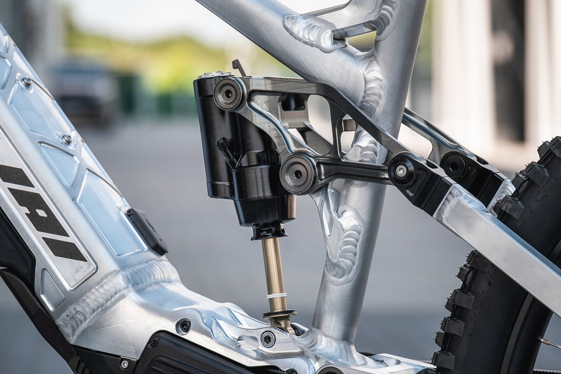 Der Intend Hover Monocoque ist endlich da und besteht nur aus einem einzigen, 1.099 € teuren Bauteil!