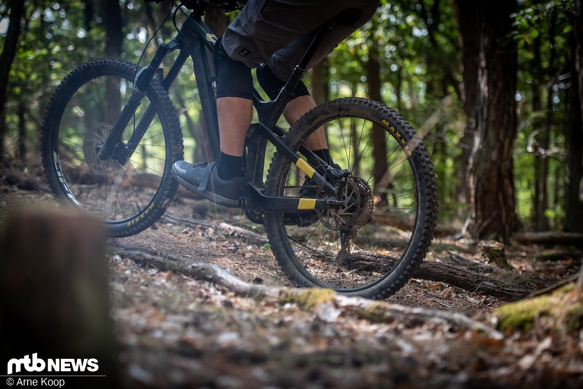 Durch die steife Sohle ließ sich ein guter Kraftschluss zum Pedal erreichen – hier hat sich nichts verbogen.