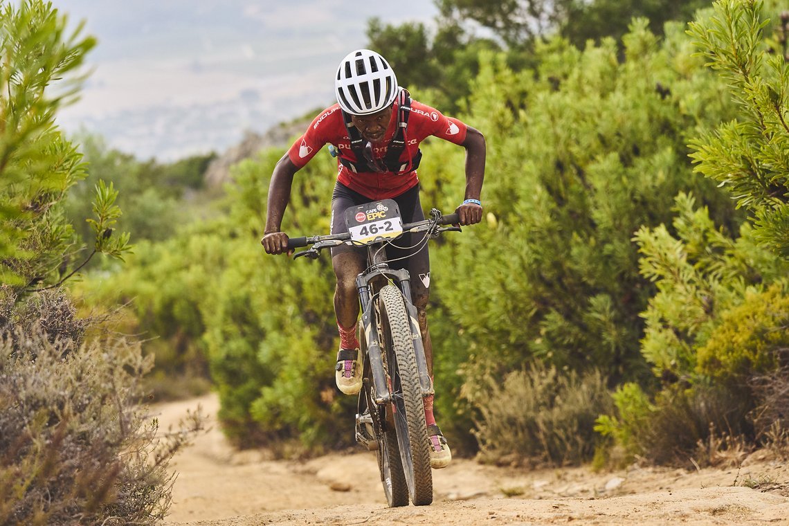 during Stage 4 of the 2025 Absa Cape Epic Mountain Bike stage race held at Fairview, Paarl, Cape Town, South Africa on the 20th March 2025. Photo by Michael Chiaretta/Cape Epic
PLEASE ENSURE THE APPROPRIATE CREDIT IS GIVEN TO THE PHOTOGRAPHER AND ABS