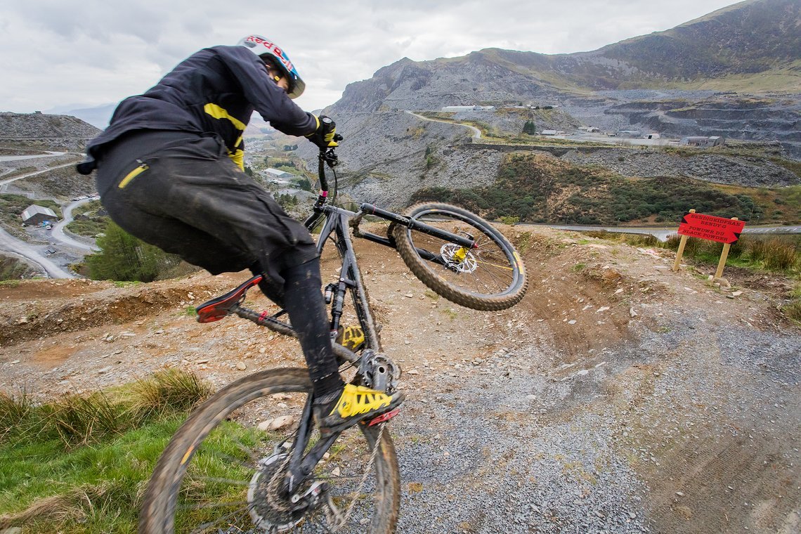 Matti Lehikoinen testing Mega Alloy in Antur- Dan Struthers (3)