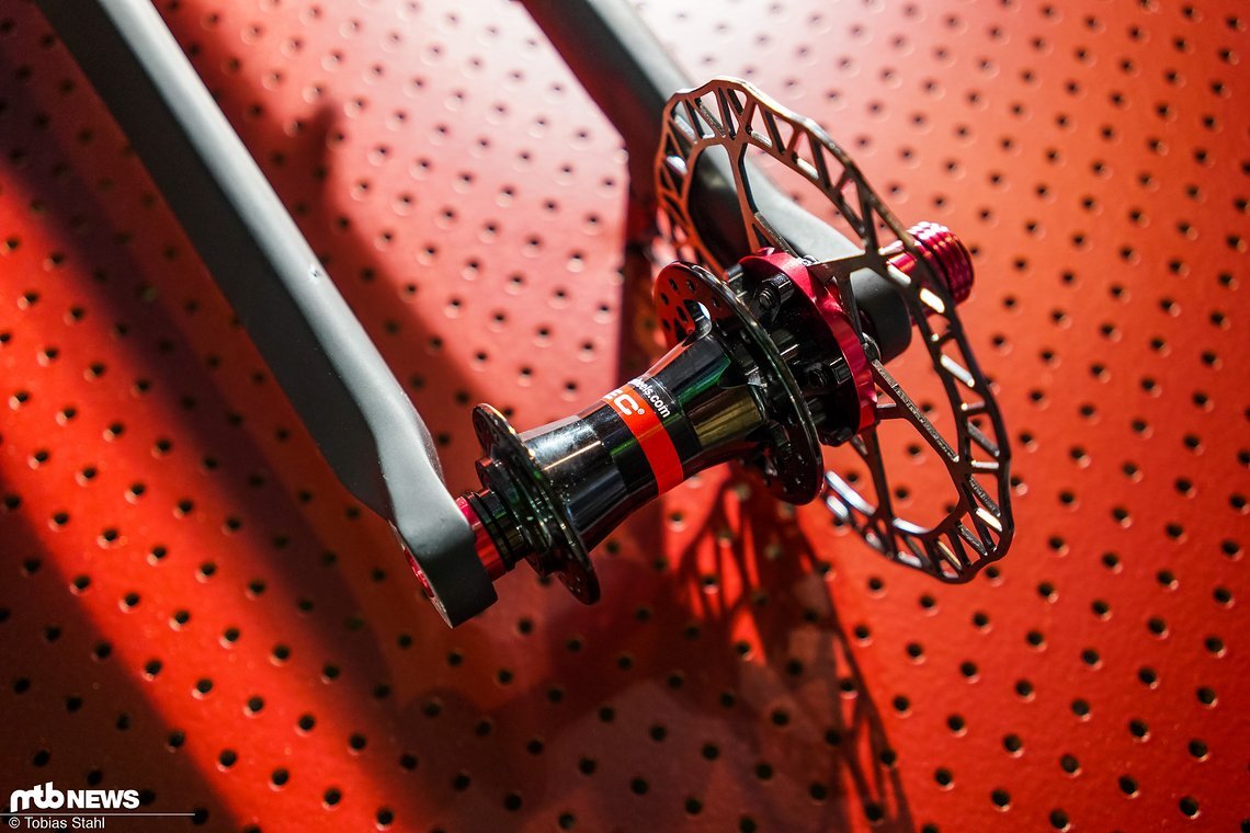 Rot eloxierter Boost-Adapter...