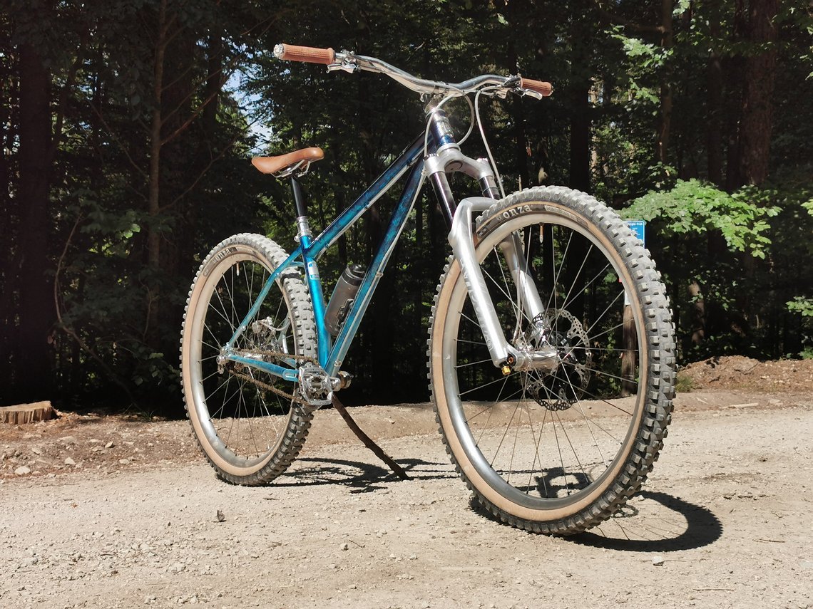 Die Cane Creek Helm Air MK1 Federgabel bietet 160 mm Federweg