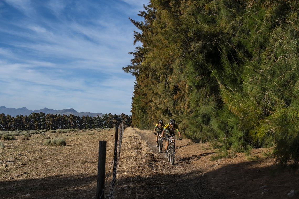 Elite men during Stage 1 of the 2024 Absa Cape Epic Mountain Bike stage race from Saronsberg Wine Estate to Saronsberg Wine Estate, Tulbagh, South Africa on the 18th March 2024. Photo by Dominic Barnardt / Cape Epic
PLEASE ENSURE THE APPROPRIATE CRED