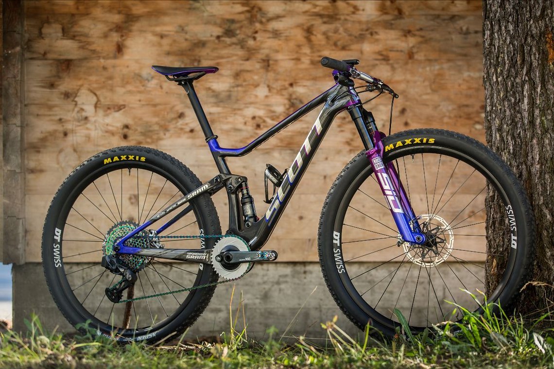 Das Scott Spark RC World Cup in der Supersonic Collection von Nino Schurter