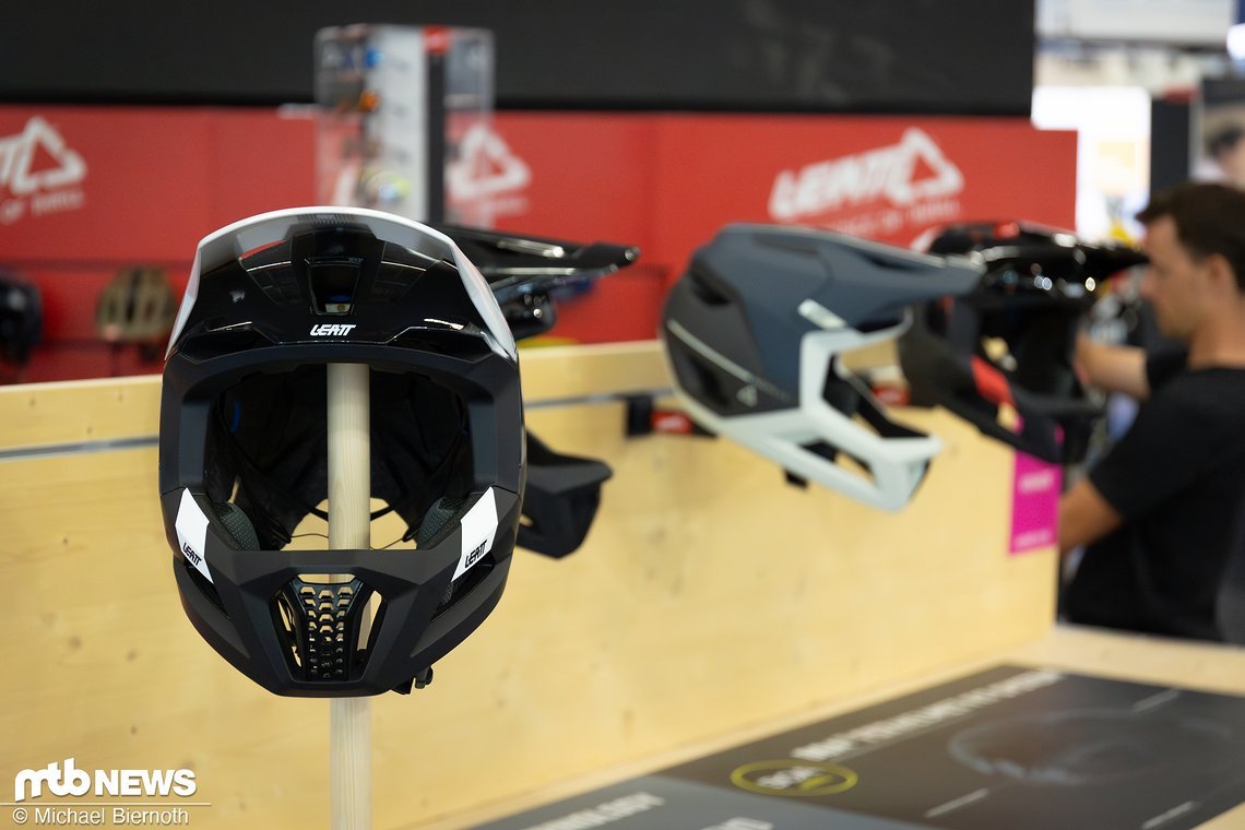 Der neue Leatt 5.0 Gravity kommt in unterschiedlichen Farbdesigns und hat auch im Detail mehr zu bieten …