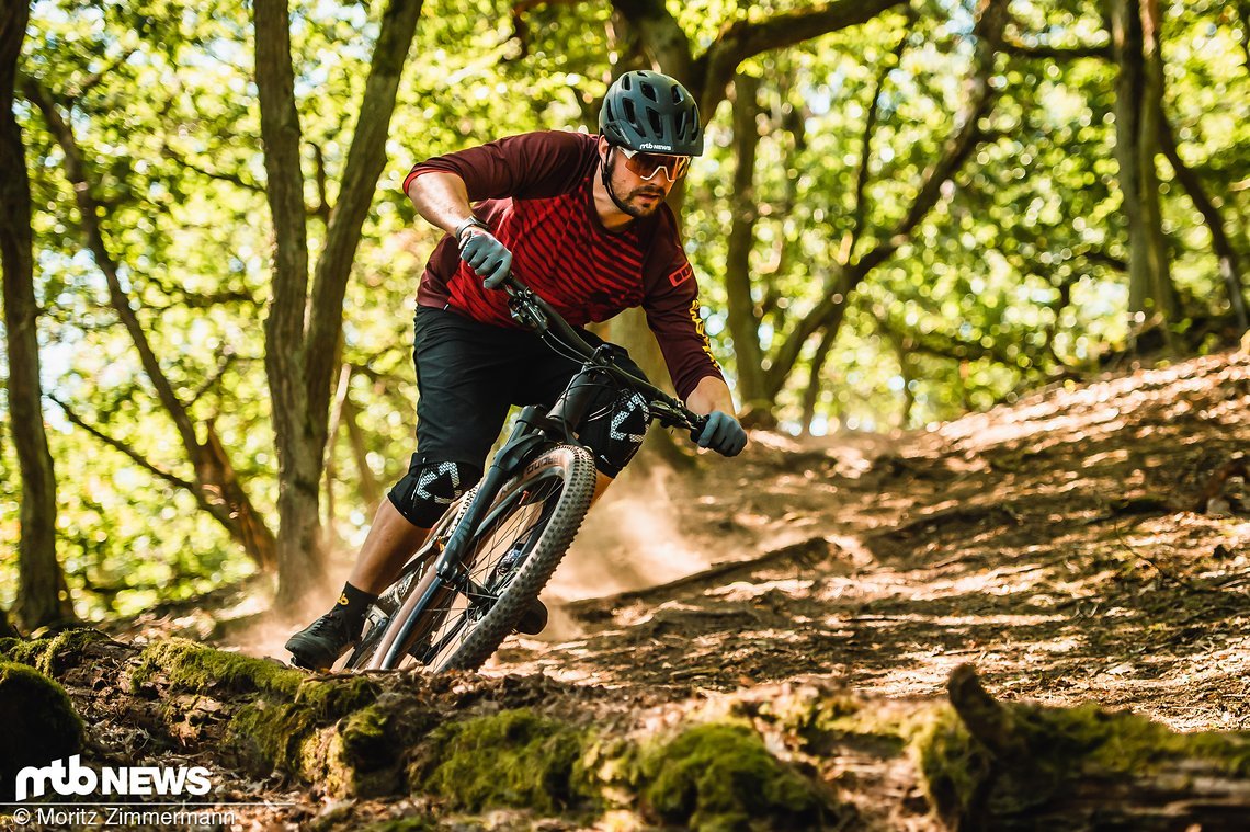 Wir sind bereits dabei, die neuen Schwalbe Super-Karkassen ausgiebig zu testen. In der Theorie klingen die Neuerungen vielversprechend