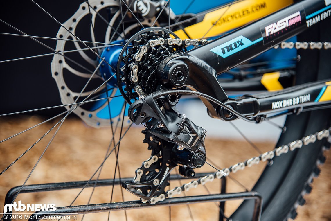 Für knackige Schaltvorgänge sorgt die SRAM X01 DH Gruppe