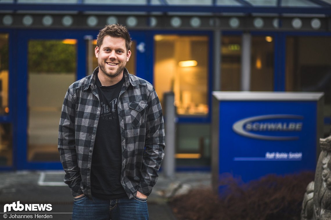 Michael Kull, Marketing & Race-Support Manager, wird uns heute durch die heiligen Hallen führen