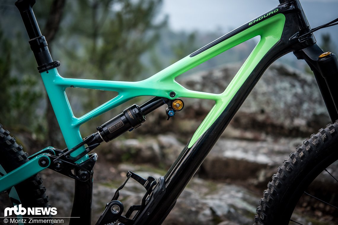 Die jüngste Inkarnation des Specialized Enduro ist deutlich schlanker geworden und verfügt über eine moderne und ausgewogene Geometrie