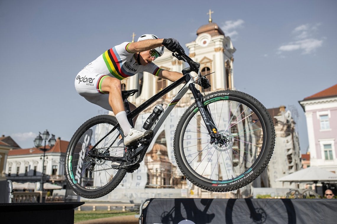 Weltmeister Simon Gegenheimer in Action beim Cross-Country Eliminator World Cup.