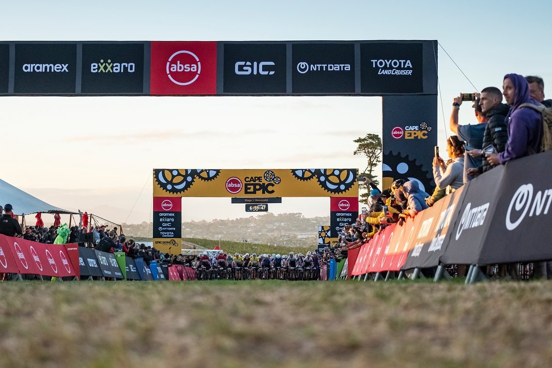 Elite mens start line during Stage 1 of the 2025 Absa Cape Epic Mountain Bike stage race held at Meerendal Wine Estate, Cape Town, South Africa on the 17th March 2025. Photo by Dom Barnardt/Cape Epic
PLEASE ENSURE THE APPROPRIATE CREDIT IS GIVEN TO T