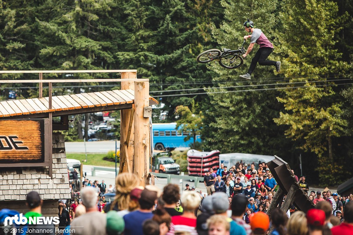 Sam Pilgrim tailwhipt sich auf die Cabin