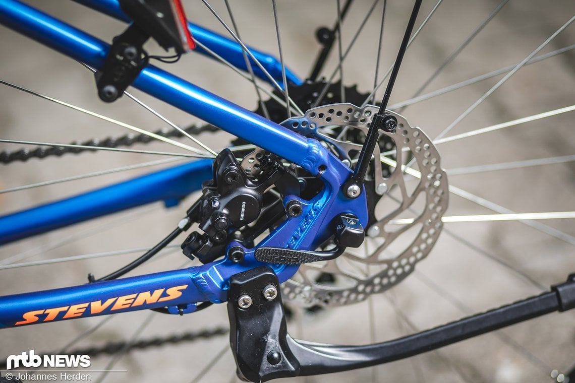 Scheibenbremsen dabei: Gebremst wird mit einer Shimano MT200