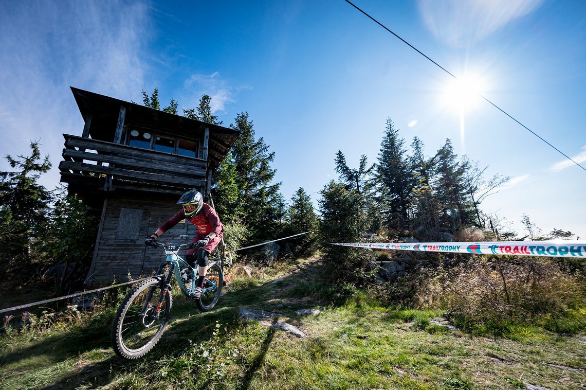 Sonniger Start in die lange Stage 4 am Samstag.
