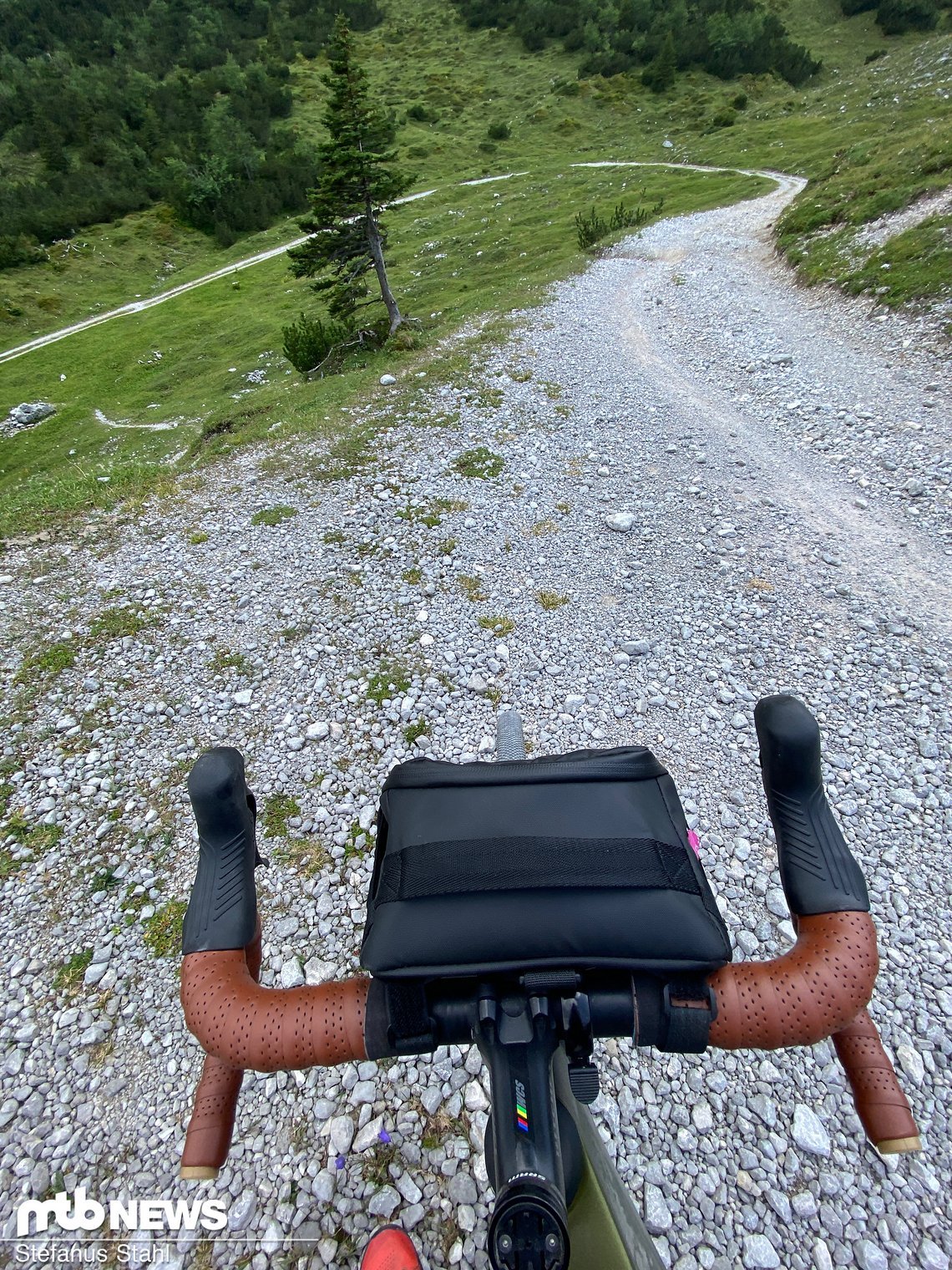 Die Abfahrt vom Karwendelhaus in Richtung Osten