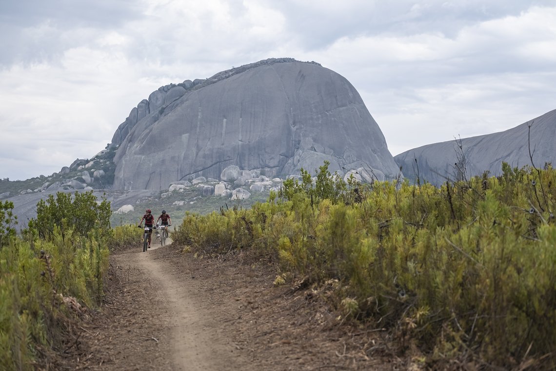 Hannele Steyn and Lisa Czepek during Stage 4 of the 2025 Absa Cape Epic Mountain Bike stage race held at Fairview, Paarl, Cape Town, South Africa on the 20th March 2025. Photo by Dom Barnardt/Cape Epic
PLEASE ENSURE THE APPROPRIATE CREDIT IS GIVEN TO