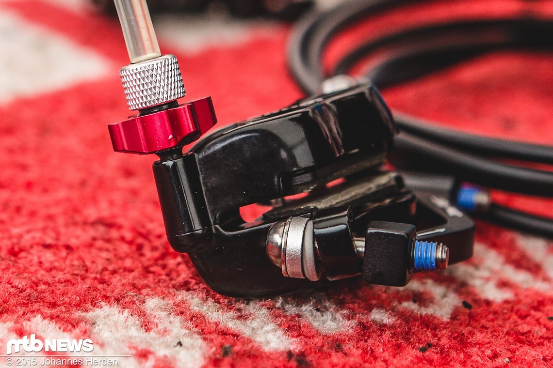 Das "Bleeding Edge" Tool am Bremssattel