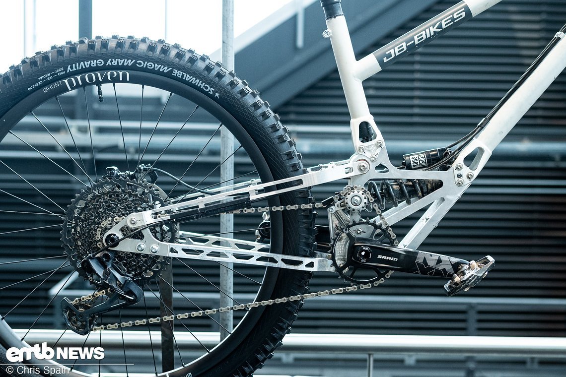 Die Bike scheinen gut zu funktionieren, zumindest heizen die beiden Jungs laut Instagram ordentlich damit!