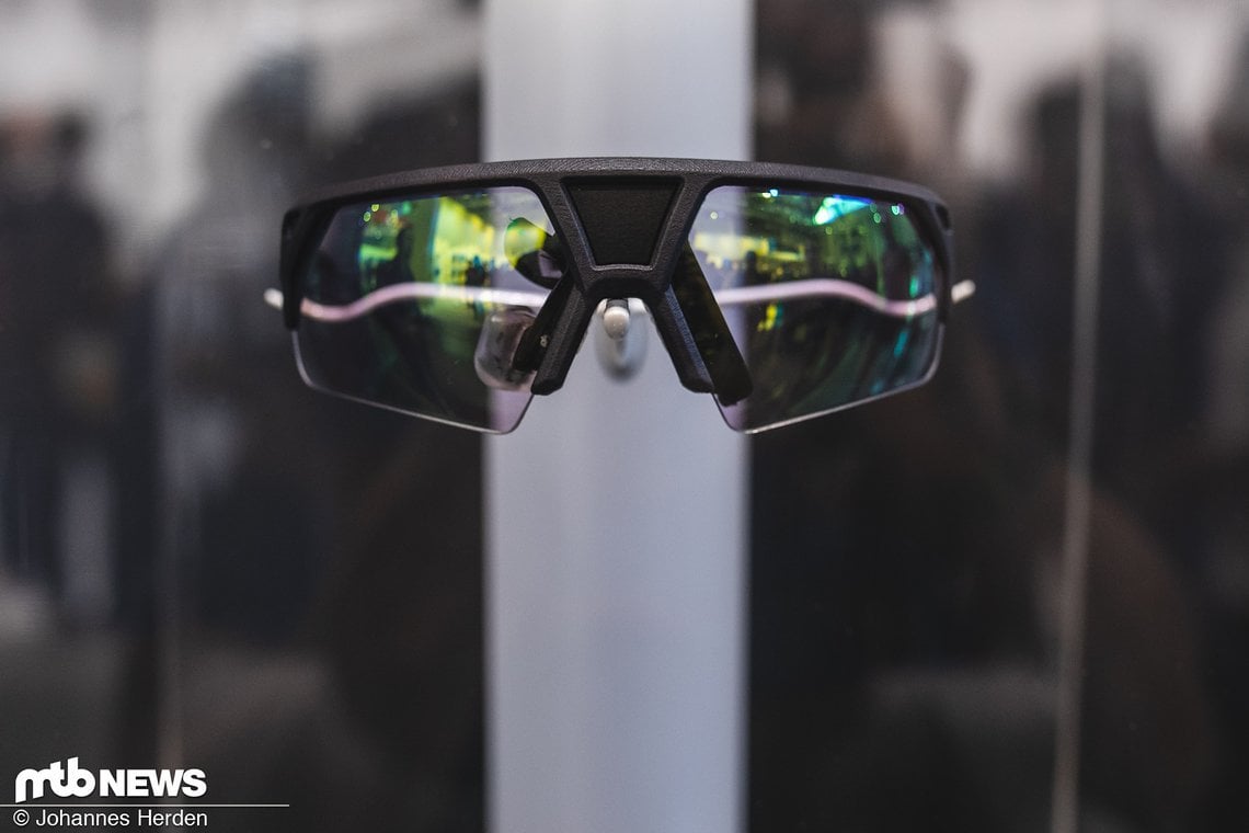 Ein großes Highlight war die Präsentation der futuristischen Brille mit Head-up-Display