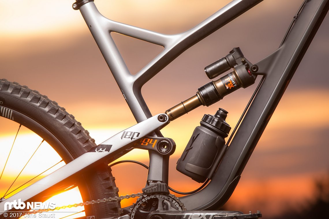 Carbon-Rahmen und verstellbare Geometrie? Passt das ins Spaßbike-Konzept?