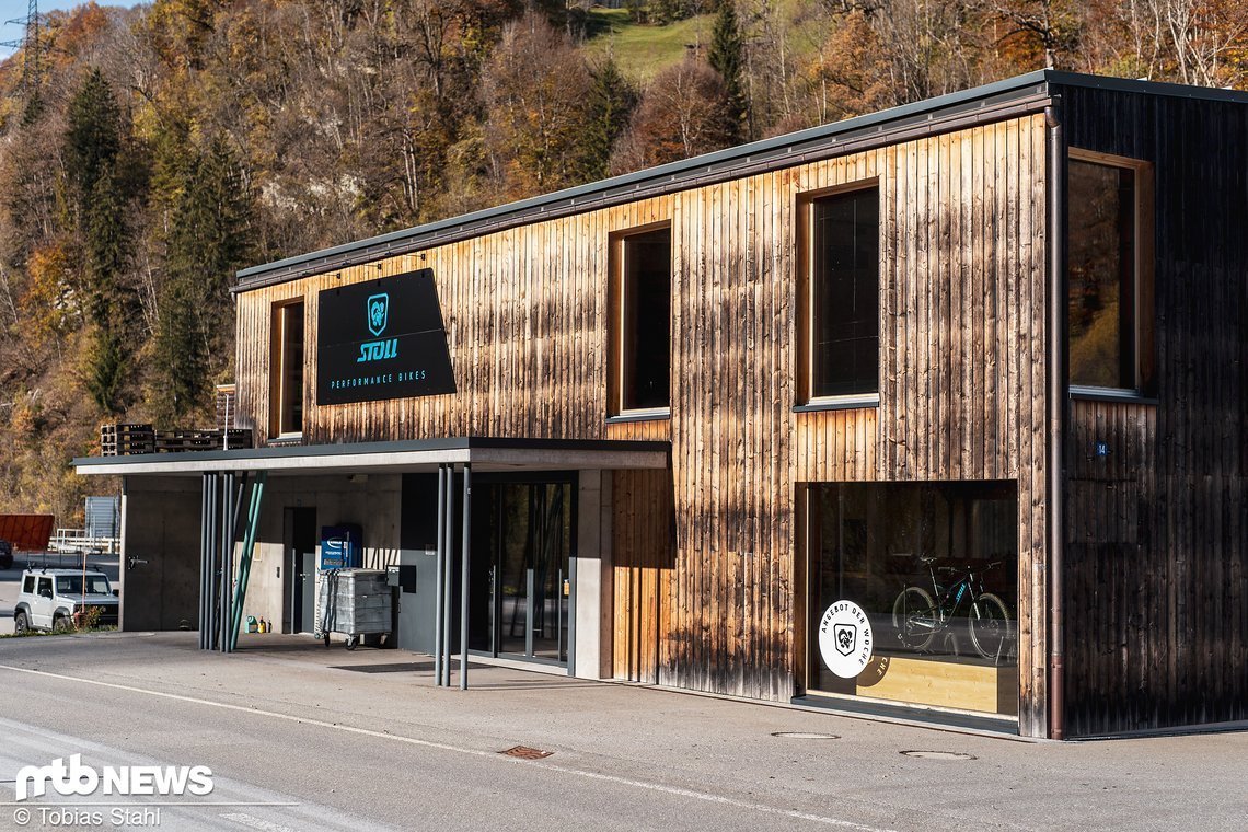 Stoll Bikes Filiale in Küblis, Schweiz: Hier steht der P32 Prototyp für Ausfahrten bereit