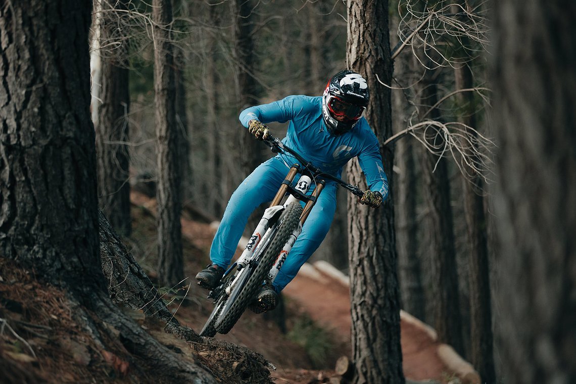 scott-sports-scott-dh-factory-2021-bike-actionImage-by-riley-matthewsShimano x Scott by Riley Matthews-4