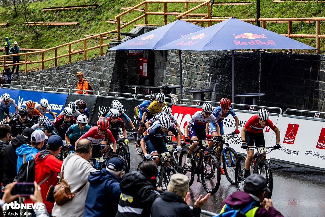 Los geht's für die schnellsten U23-Fahrerinen der Welt in den Short Track von Crans-Montana.
