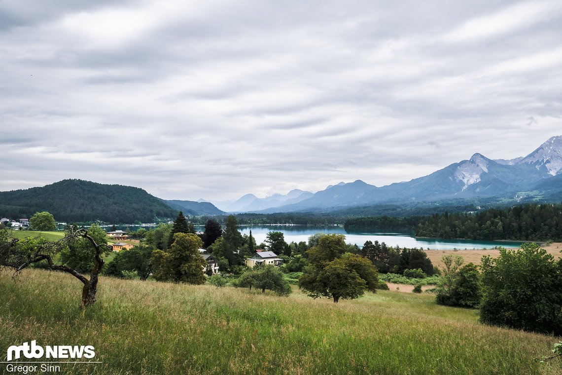 Blick vom Nordende auf den Faaker See.