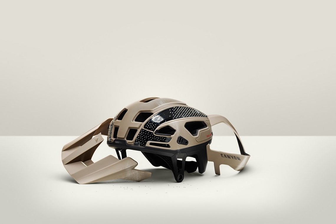 Canyon bringt im Herbst 2025 mit dem Deflectr Trail den ersten Helm auf den Markt, der mit der neuen RLS-Technologie ausgestattet ist.