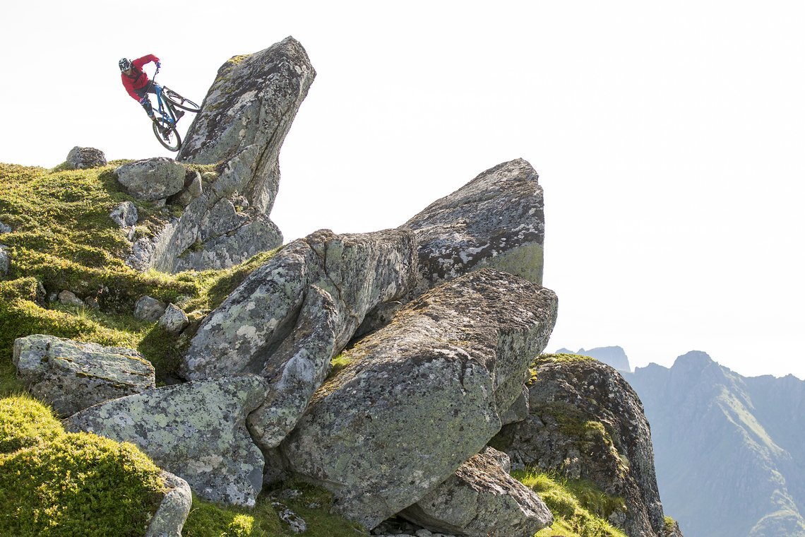 Fotoshoot mit Steve Peat auf den Lofoten für das Santa Cruz 5010 mit Cut Media.
