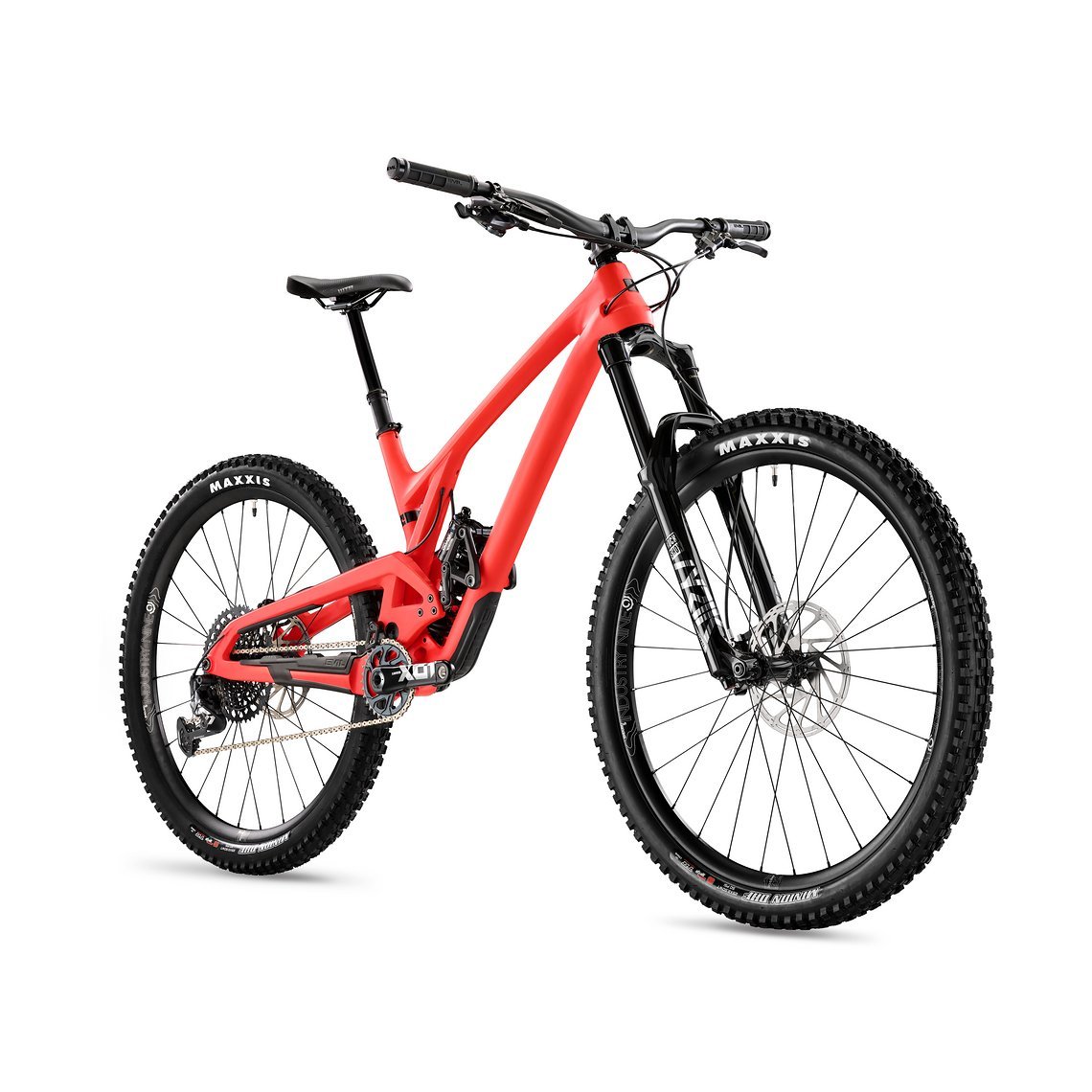 Das neue Wreckoning in der SRAM X01 Eagle-Ausstattung und RockShox Lyrik in der Farbe „coralreefer“