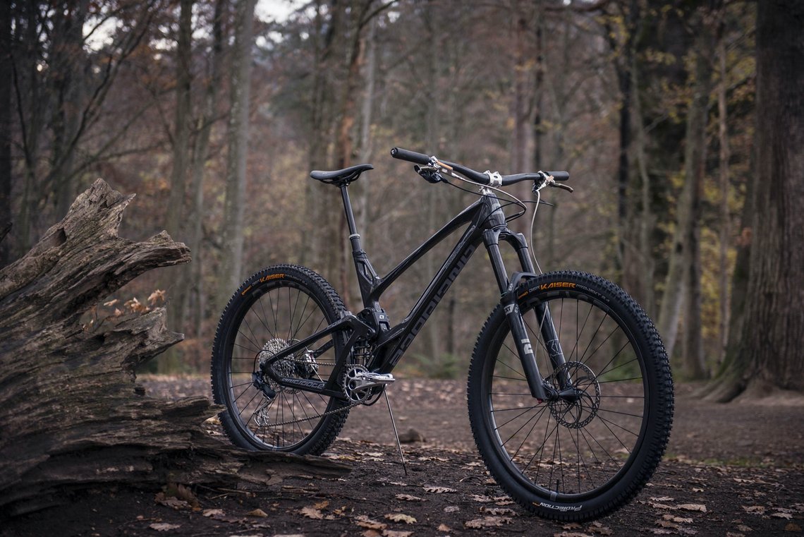 Gerade erst bei uns im Test, nun in einem sehr besonderen Aufbau bei der European Bike Challenge: das Antidote Carbonjack 29!