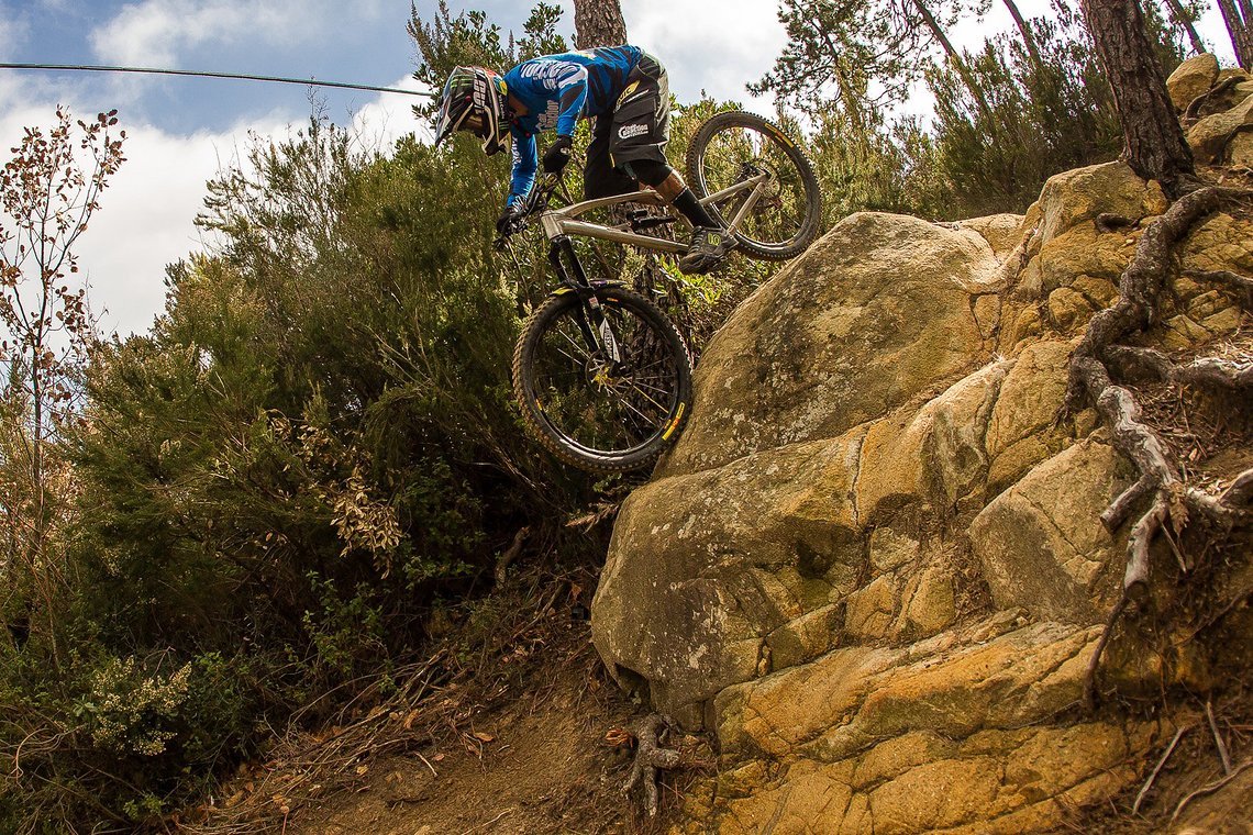 Sam Hill, aktuell Führender in der Enduro World Series, ist auf dem Mega wohl nicht umsonst so schnell unterwegs