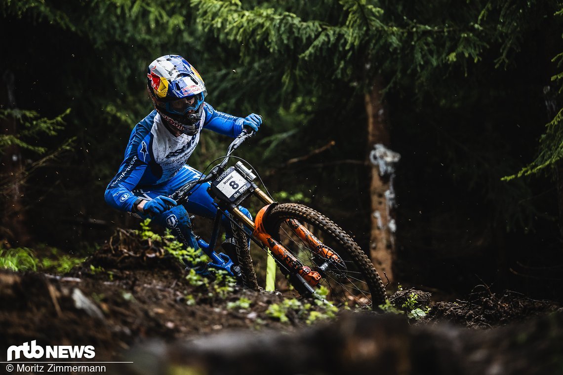 Mondraker war eines der ersten Teams, das mit Massedämpfern experimentiert hat