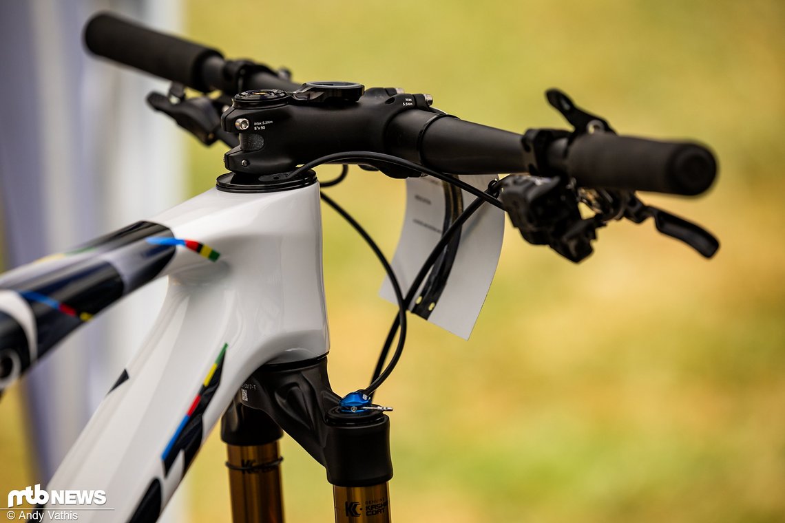 Das Bike gehört, wie unschwer an der Lackierung zu erkennen, dem amtierenden Weltmeister Alan Hatherly