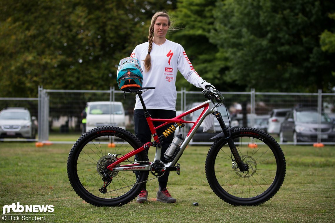 Miranda Miller und ihr Specialized Enduro