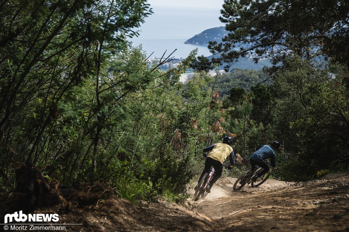 Welches Trail-Bike ist die Nummer 1? Das erfahrt ihr in den einzelnen Reviews und in der ausführlichen Zusammenfassung am Schluss. Bis dahin: Au revoir!