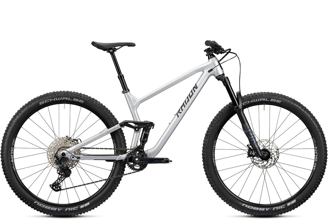 Beschleunigt wird beim Radon Skeen Trail 7.0 per Shimano SLX- und Deore-Antrieb, gebremst mit Magura MT Thirty.