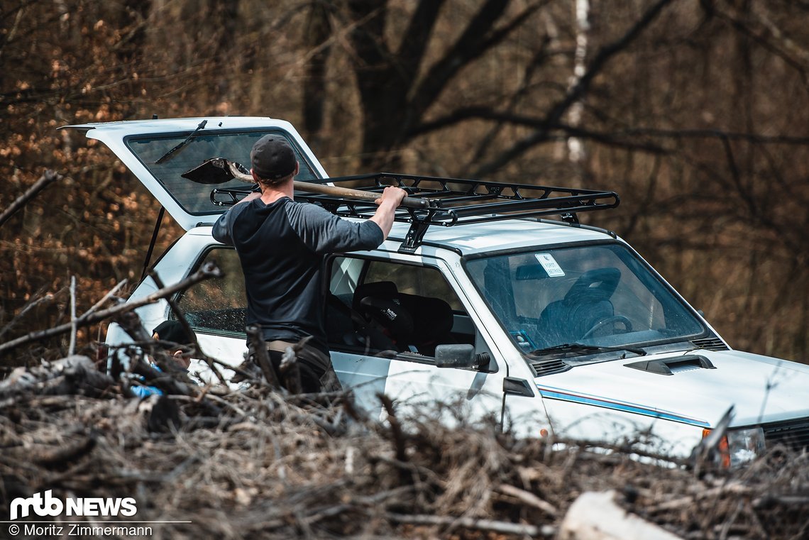 Wenn es um den lokalen Trailbau und Ausflüge im Fiat Panda 4x4 geht …