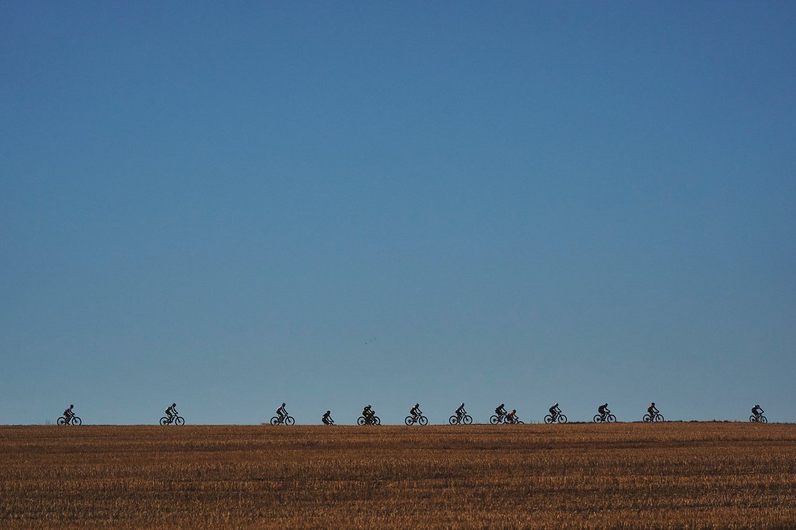 during the Prologue of the 2025 Absa Cape Epic Mountain Bike stage race held at Meerendal Wine Estate, Cape Town, South Africa on the 16th March 2025. Photo by Michael Chiaretta/Cape Epic
PLEASE ENSURE THE APPROPRIATE CREDIT IS GIVEN TO THE PHOTOGRAP