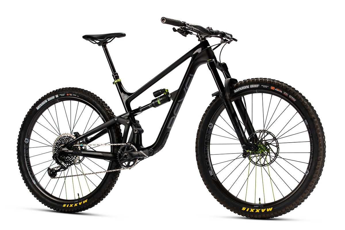 Revel Bikes stellt direkt zu Beginn zwei ziemlich durchdacht und fertig wirkende Mountainbikes vor, die mit einigen interessanten Features aufwarten können Revel Bikes stellt direkt zu Beginn zwei ziemlich durchdacht und fertig wirkende Mountainbikes vor, die mit einigen interessanten Features aufwarten können