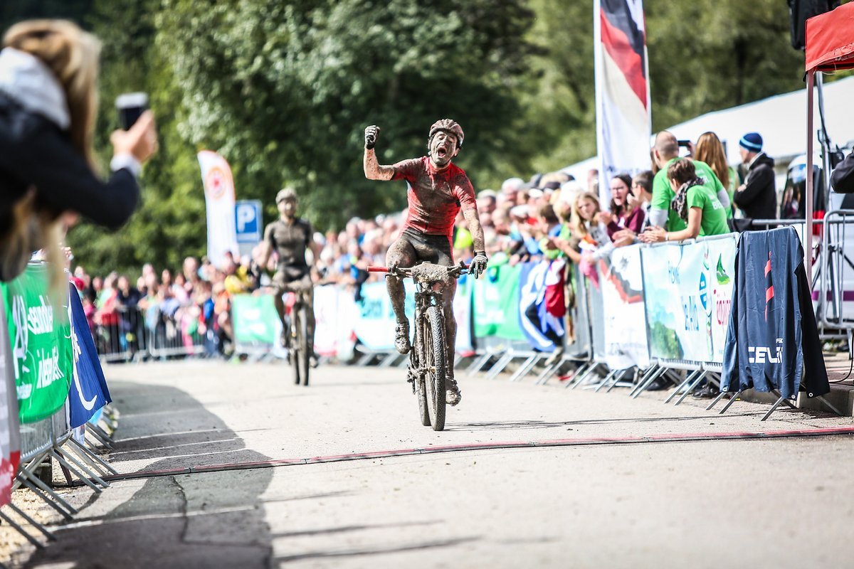 Markus Bauer gewinnt hauchdünn vor Simon Stiebjahn den DM-Titel im Marathon 2017. Wir haben uns mit den Beiden ausführlich unterhalten! Markus Bauer gewinnt hauchdünn vor Simon Stiebjahn den DM-Titel im Marathon 2017. Wir haben uns mit den Beiden ausführlich unterhalten!
