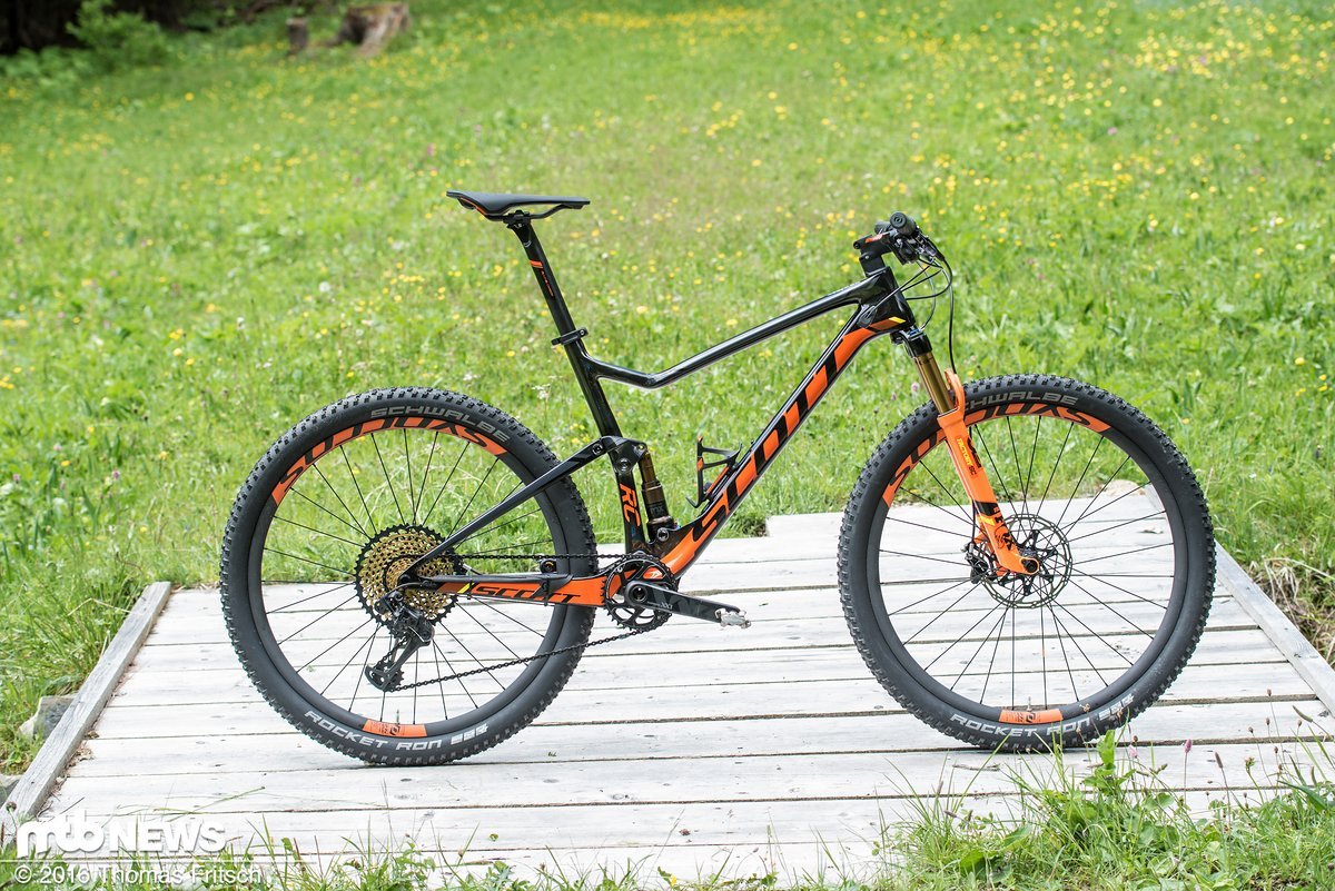 Dass man auf dem neuen Scott Spark Rennen gewinnen kann, hat Nino Schurter diese Saison mehr als eindrucksvoll gezeigt Dass man auf dem neuen Scott Spark Rennen gewinnen kann, hat Nino Schurter diese Saison mehr als eindrucksvoll gezeigt