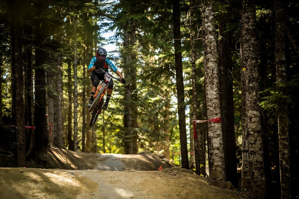 Crankworx Air DH-Rennen: Bei Renntempo werden die Sprünge plötzlich ziemlich klein Crankworx Air DH-Rennen: Bei Renntempo werden die Sprünge plötzlich ziemlich klein