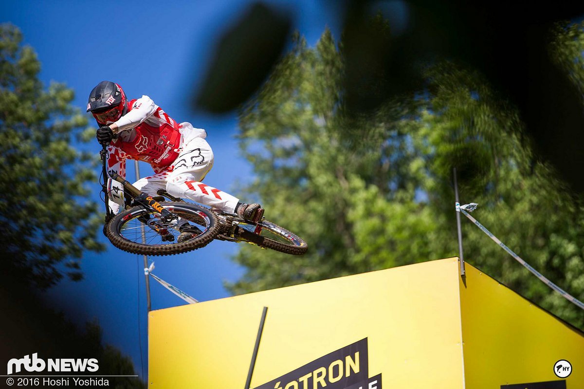 Man soll ja aufhören, wenn es am besten ist! Das hat sich Ratboy besonders zu Herzen genommen und hat dem Downhill World Cup Ende 2016 den Rücken gekehrt Man soll ja aufhören, wenn es am besten ist! Das hat sich Ratboy besonders zu Herzen genommen und hat dem Downhill World Cup Ende 2016 den Rücken gekehrt