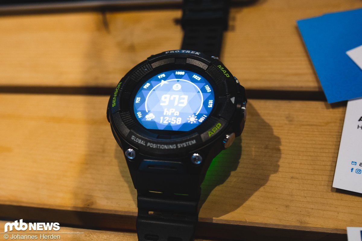 Casio präsentiert mit der Pro Trek Wearable ihre Version einer bikespezifischen Outdoor-Uhr Casio präsentiert mit der Pro Trek Wearable ihre Version einer bikespezifischen Outdoor-Uhr
